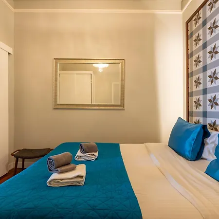 Portuguese Charm In Apartment Lissabon