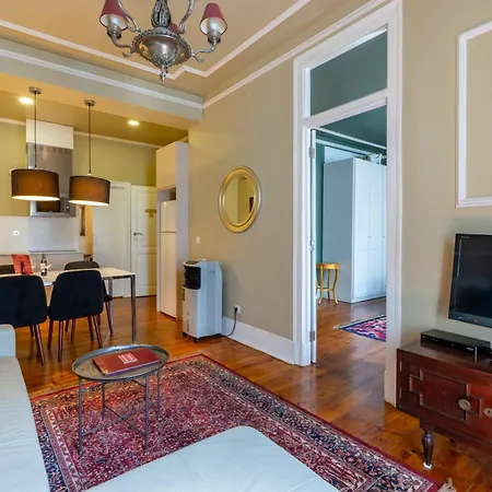 Portuguese Charm In Apartment Lissabon