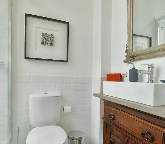 Portuguese Charm In 公寓 *